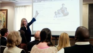 Teknologian tarkoitus kirkossa on opettaa tehokkaasti evankeliumin oppeja