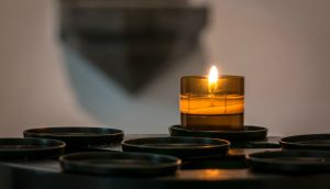 Pääsevätkö kaikkien uskontojen edustajat taivaaseen? Eräs pitkäikäinen kirkon jäsen vastaa kysymykseen.