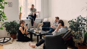 Harvardin tutkimuksen mukaan pitkän iän avain on vahvat, terveet ihmissuhteet.