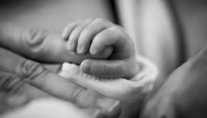 Ihmisen henki eli sielu oli olemassa ennen syntymäämme. Jumala loi henkemme ja syntymän tarkoitus oli saada fyysinen ruumis.